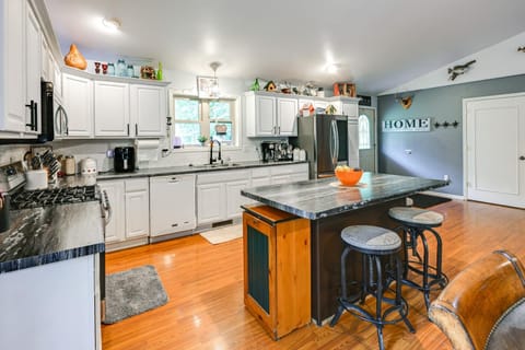 Pet Friendly Cabin with Hot Tub 5 mi to River Cabin in Wisconsin