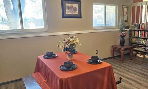 Spacious home away from home! Villa in Pueblo