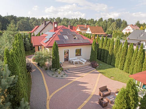 Property building, Facade/entrance, Spring, Day, Natural landscape, Bird's eye view, Garden, View (from property/room), Balcony/Terrace, Garden view, Location