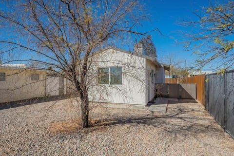 Modern Updated Central Bungalow House in Catalina Foothills