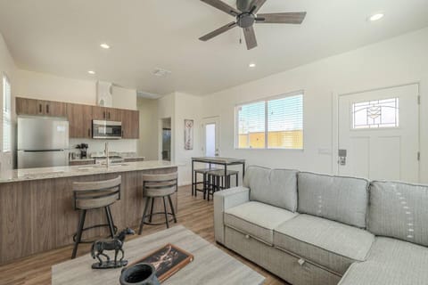 Modern Updated Central Bungalow House in Catalina Foothills