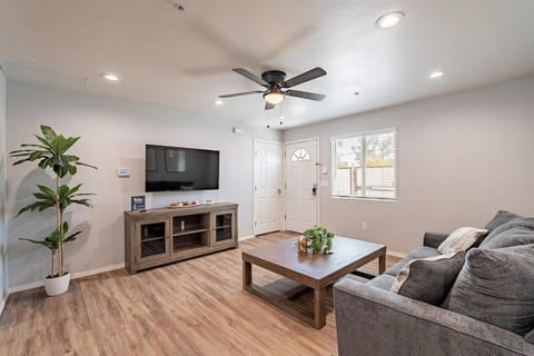 Modern Updated Luxury Triplex EV Charging House in Catalina Foothills