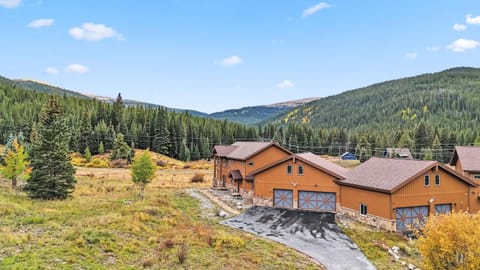 Whispering Pines Retreat Hot Tub & Game Room House in Blue River