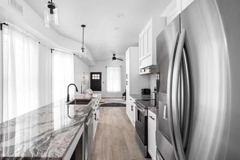 3BR Family Home Arsenal Heights House in Indianapolis