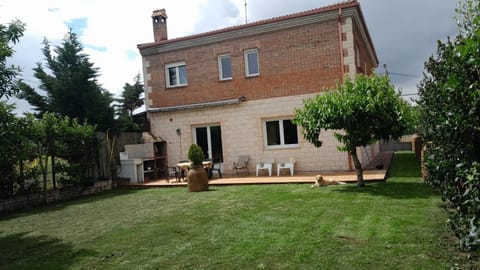 Property building, Patio, Garden