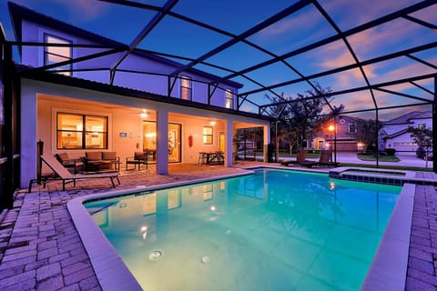 Patio, Night, Hot Tub, Swimming pool, Swimming pool