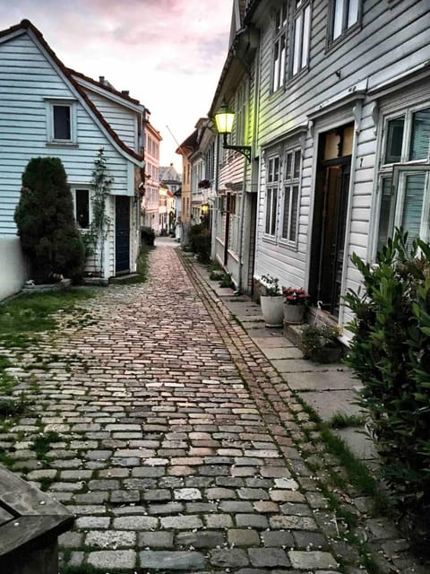 Property building, Neighbourhood, Street view, Location