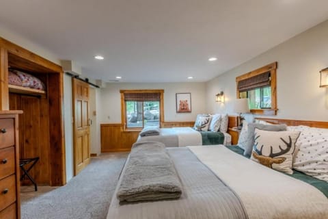 Sanora Lodge - Game Loft, Fire Pit, Yellowstone House in Island Park