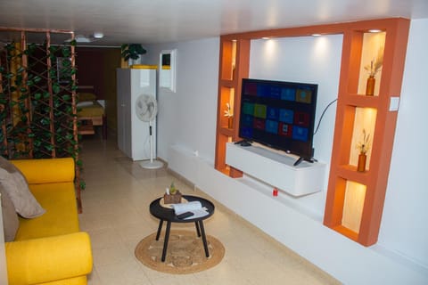 Communal lounge/ TV room, TV and multimedia, Living room, Seating area