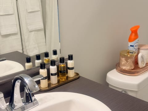 Mollies Alpha Apartment in Langford