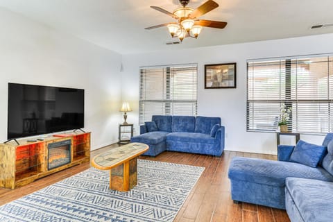 Easy ABQ Access Large Family Home with Patio and Yard House in Rio Rancho