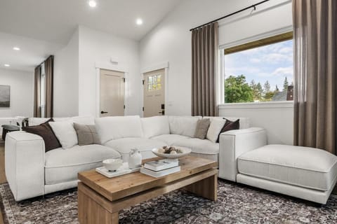 New! Cozy Cottage in Spokane Valley House in Spokane Valley