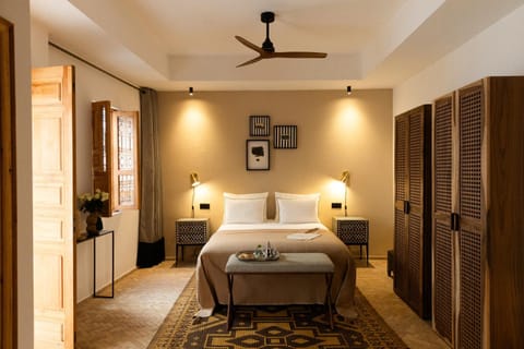 Bed, Photo of the whole room, wardrobe