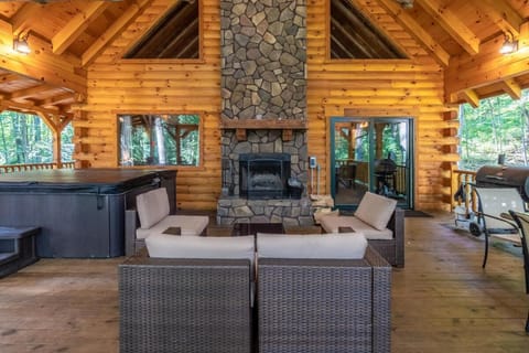 Cheerful Cabin Nestled in Serene Wooded Ravine Cabin in Laurel Township