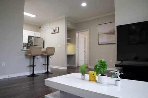 Peaceful 1BR Close to Nature Trails & Shopping Apartment in The Woodlands