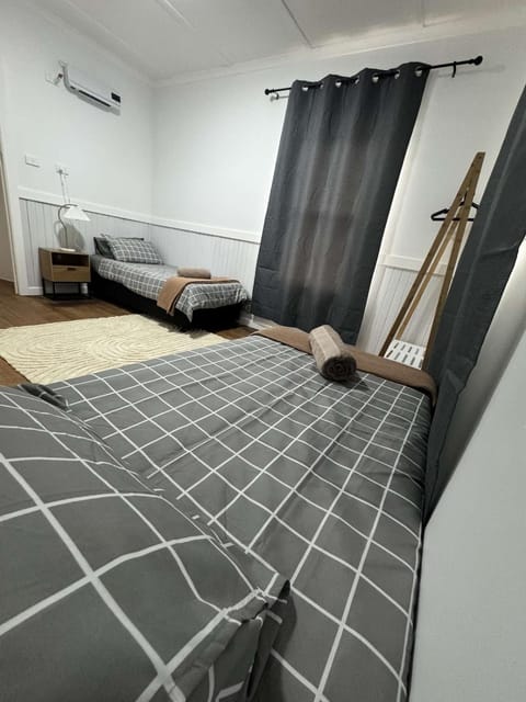 Swansea Coastal Retreat Near Sea & IGA House in Tasmania