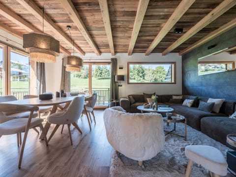 Living room, Dining area