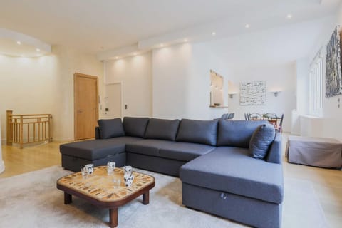 Peaceful flat - 2BD-9P - Passy-Tour Eiffel Apartment in Paris