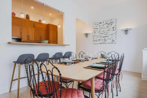 Peaceful flat - 2BD-9P - Passy-Tour Eiffel Apartment in Paris