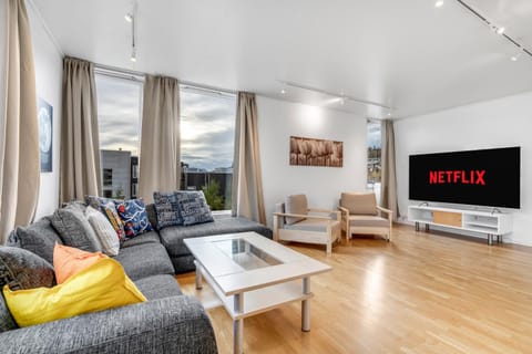 Polar Horizon Penthouse l Central l Sea View Apartment in Tromso