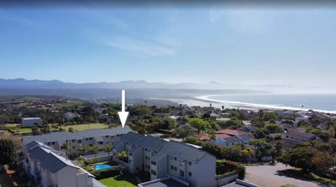 Laridae Luxe - 3BD Central APT w Pool Apartment in Plettenberg Bay
