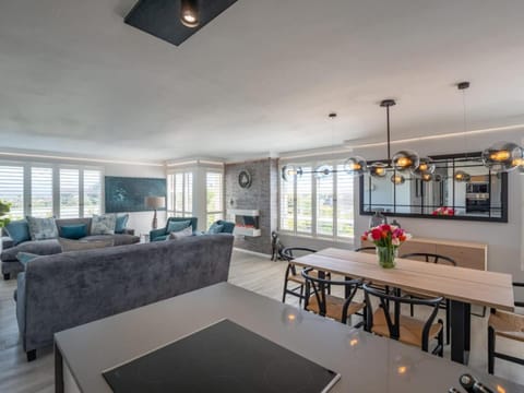 Laridae Luxe - 3BD Central APT w Pool Apartment in Plettenberg Bay