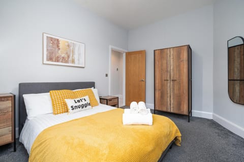 Stunning Apartment - Central Location - Sleeps 4 Apartment in Grimsby