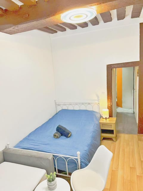Living room, Photo of the whole room, Bedroom