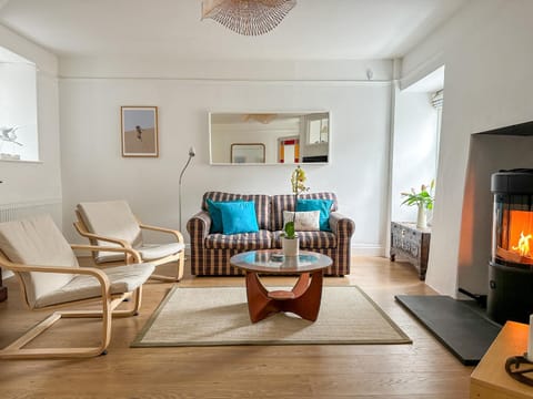 Living room, Seating area, heating