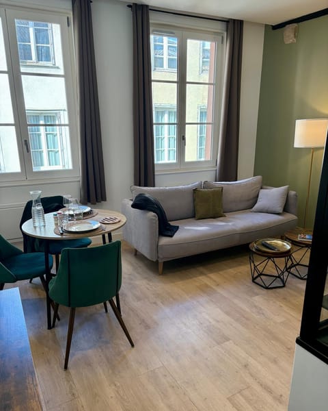 Living room, Seating area, Dining area