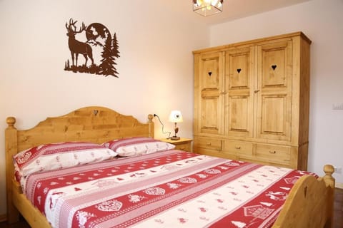 Bedroom, wardrobe