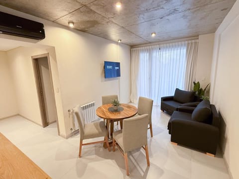 TV and multimedia, Living room, Seating area, Dining area