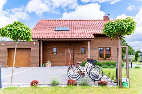 Property building, Garden, Cycling