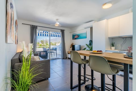 TV and multimedia, Living room, Dining area
