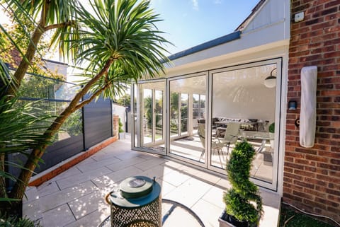 Patio, Spring, Day, Garden, View (from property/room), Balcony/Terrace, Dining area, Garden view