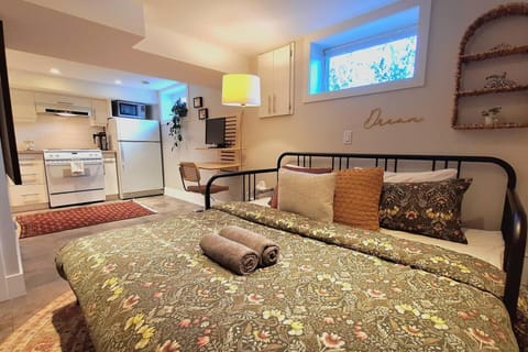 Kitchen or kitchenette, Bedroom, pet friendly