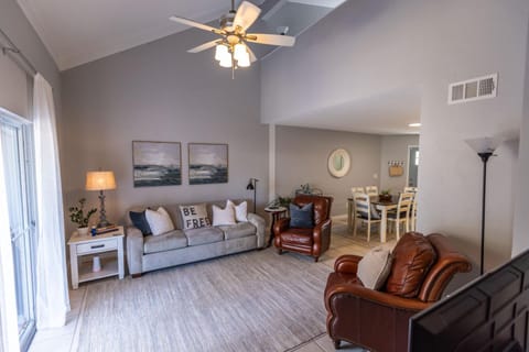 August Breeze - Beach, Fun, Sun, Close to Sights House in Vilano Beach