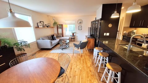 Kitchen or kitchenette, Living room, Photo of the whole room, Seating area, Dining area