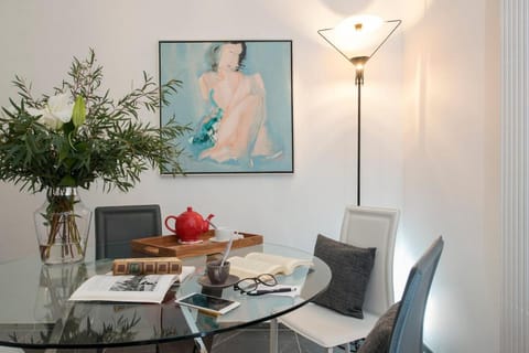 Living room, Decorative detail, Seating area, Dining area