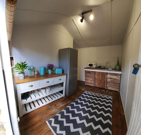 Lovely Cabin with private garden Cabin in Cape Town