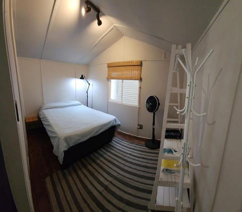 Lovely Cabin with private garden Cabin in Cape Town