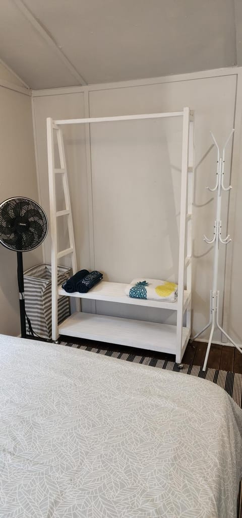 Lovely Cabin with private garden Cabin in Cape Town