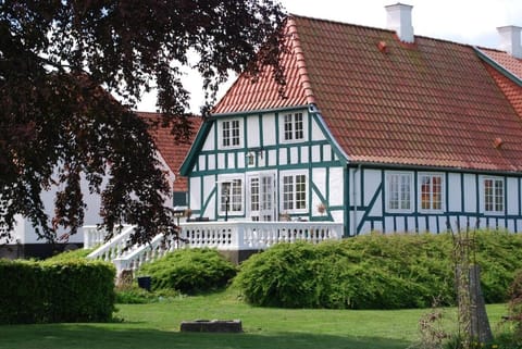 Mini-lejlighed med køkken - deler bad og toilet med nabolejlighed 1 Apartment in Region of Southern Denmark