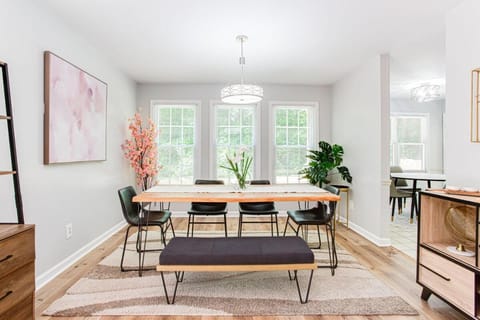 Cozy and Private home in Roswell House in Georgia