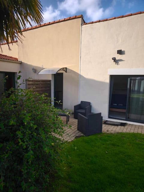 Patio, Garden, Balcony/Terrace