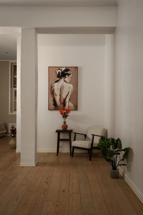 Decorative detail, Seating area