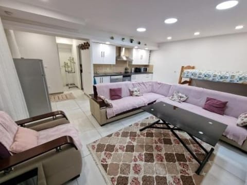 besac studio between city center and Minjoz Hospital Apartment in Besançon