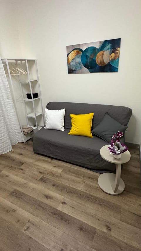 casa particular 40-relax e comodità con posto auto Apartment in Trieste