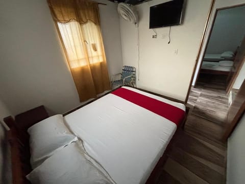 Bed, TV and multimedia, Bedroom