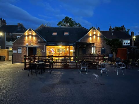 Garden, Lounge or bar